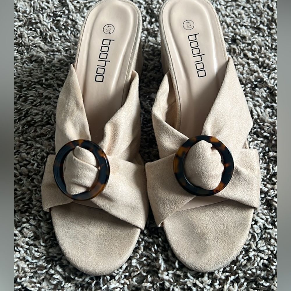 Boohoo Women Sandals size 6.5W